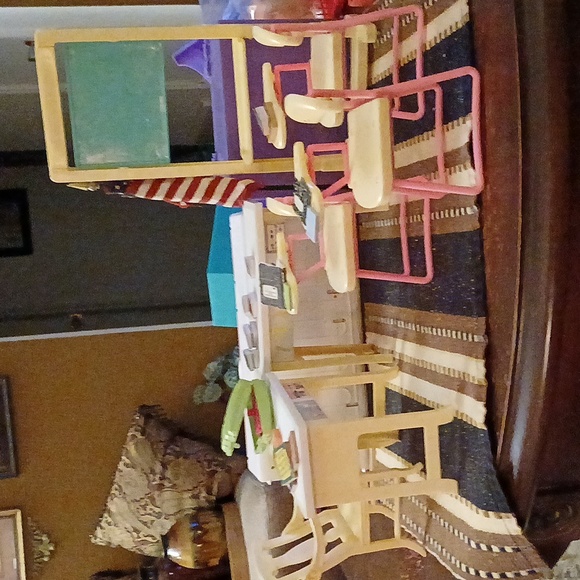 BARBIE SCHOOL ROOM SET